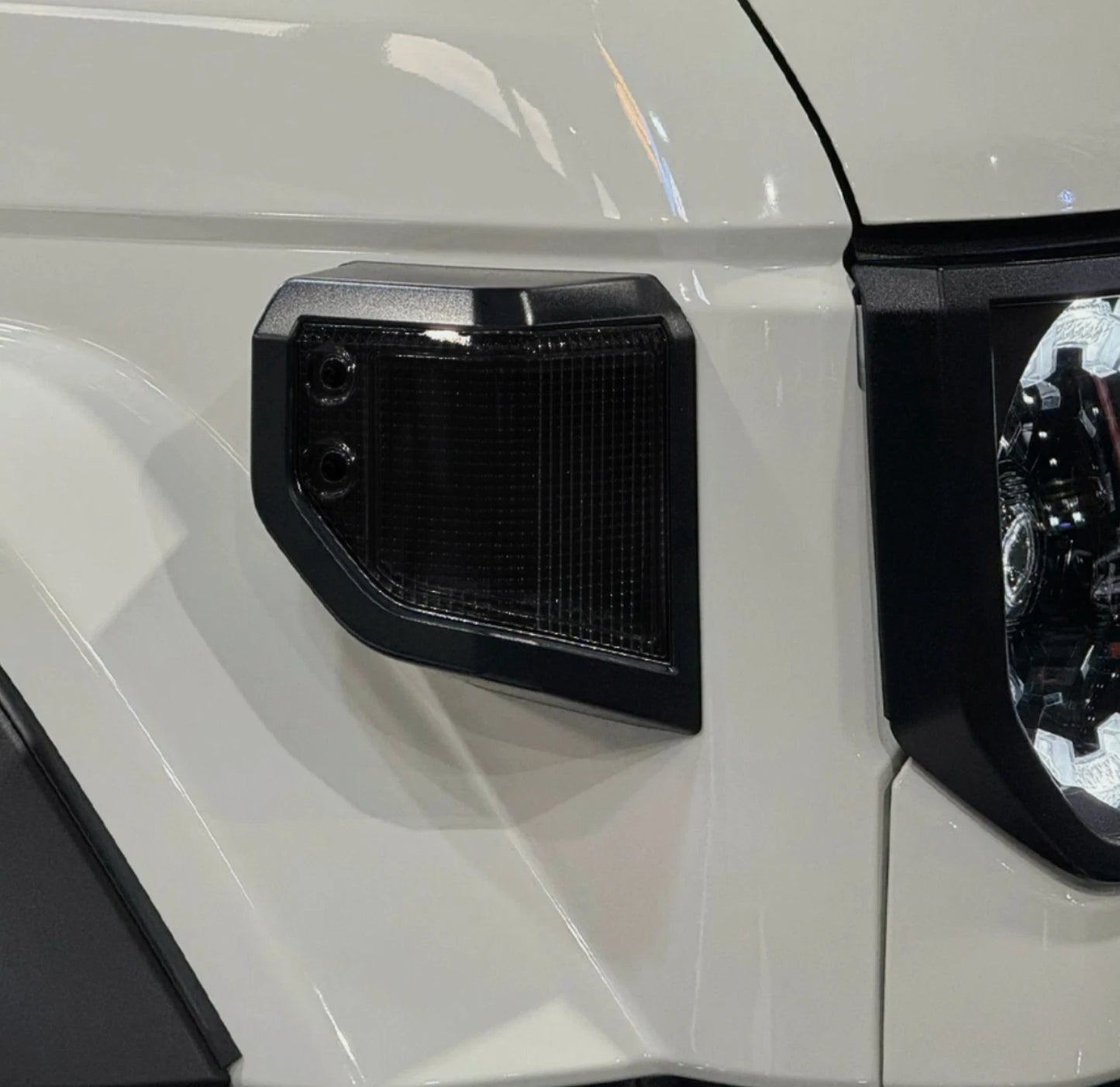 Smoke Front Corner Indicator Lights for Toyota LandCruiser 70 Series (2023+)